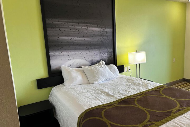 Room 5 of 27