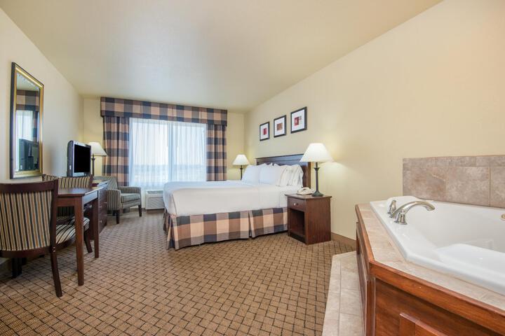 Standard Room, King or Two Doubles (2 of 4)
