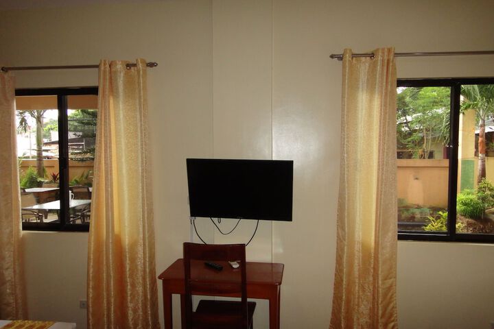 Room 27 of 38