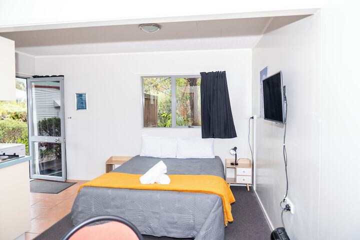 Room 16 of 110