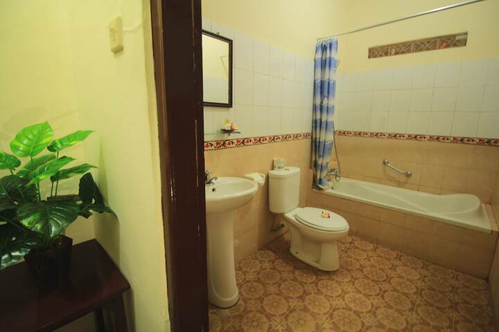 Room 27 of 47