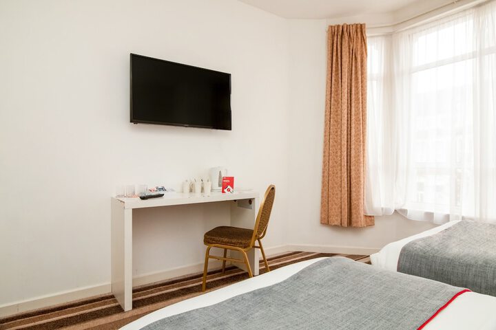 Room 12 of 21