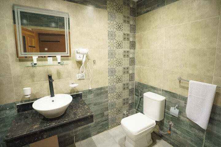 Room 7 of 31
