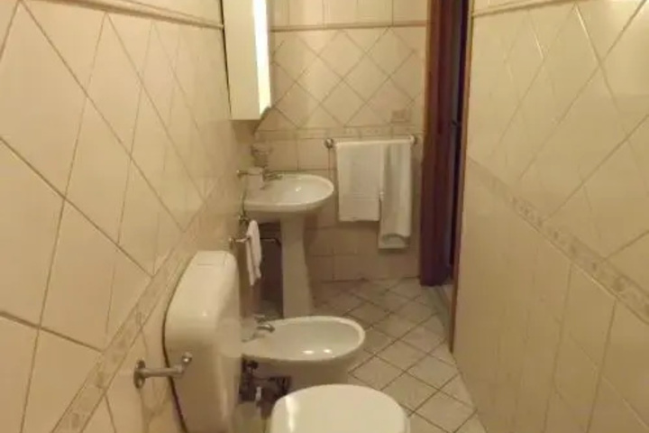 Room 8 of 11