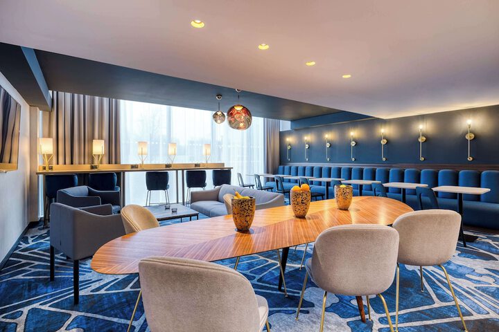Lounge 139 of 153