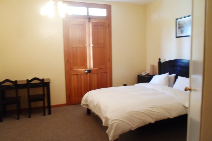 Room 9 of 33