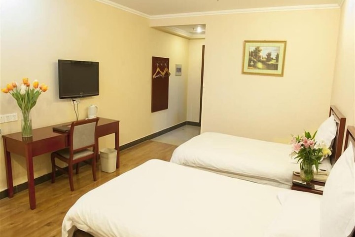 Room 10 of 72