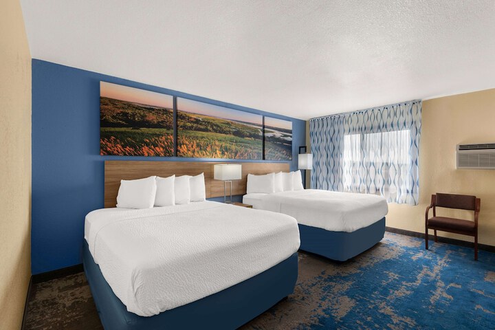 1 Queen Bed (27 of 29)