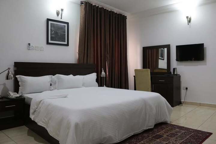 Room 2 of 19