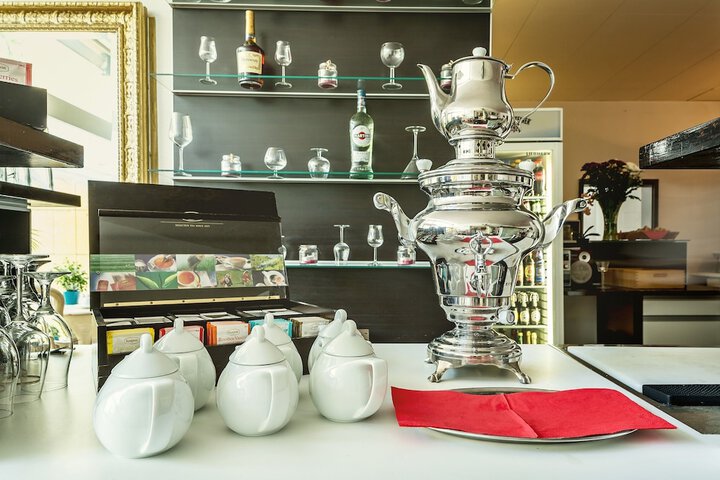 Breakfast/Coffee Service 23 of 32