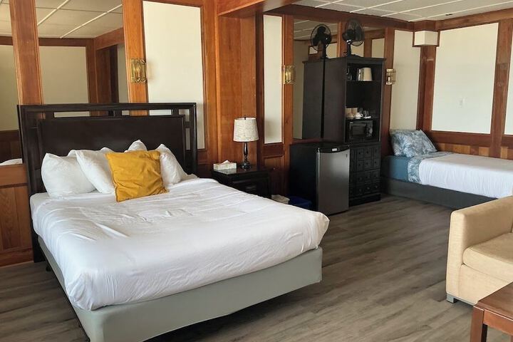Room 45 of 183