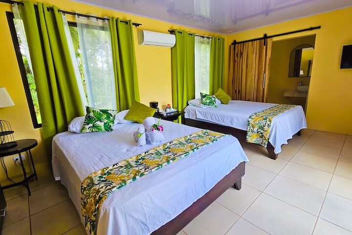 Room 3 of 32