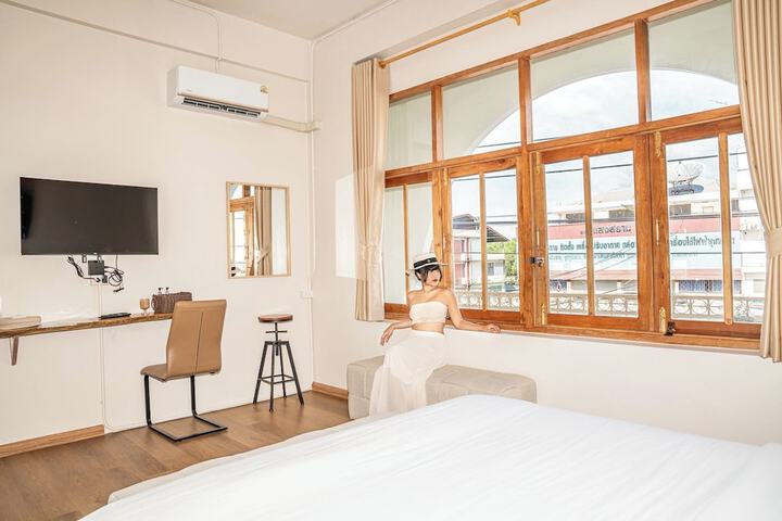 Room 43 of 63