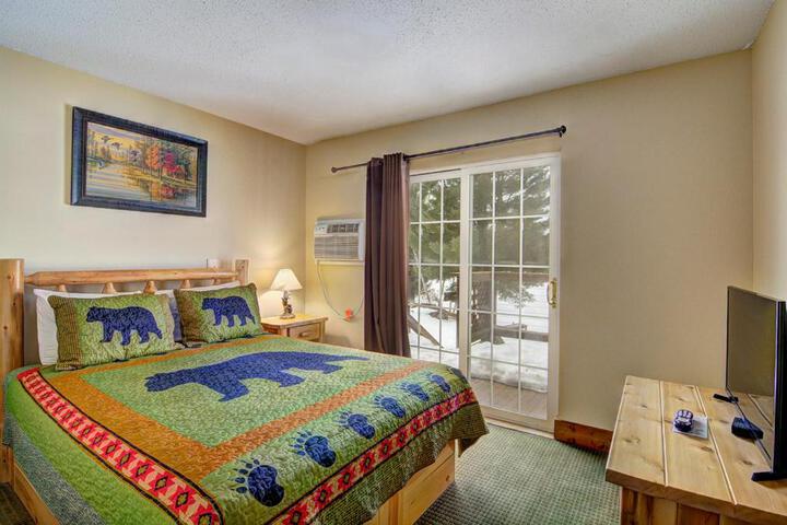 2 Queen Beds Non Lake View (2 of 3)