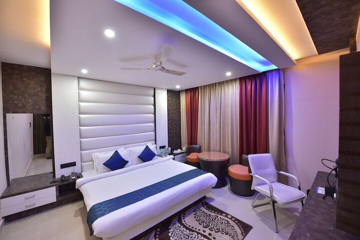 Room 3 of 12