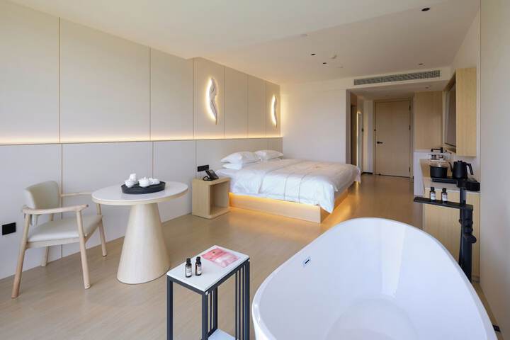 Room 53 of 158