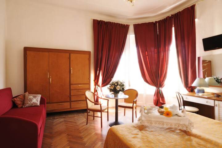 Room 6 of 31