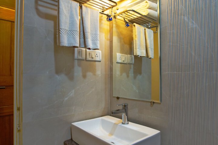 Room 15 of 18