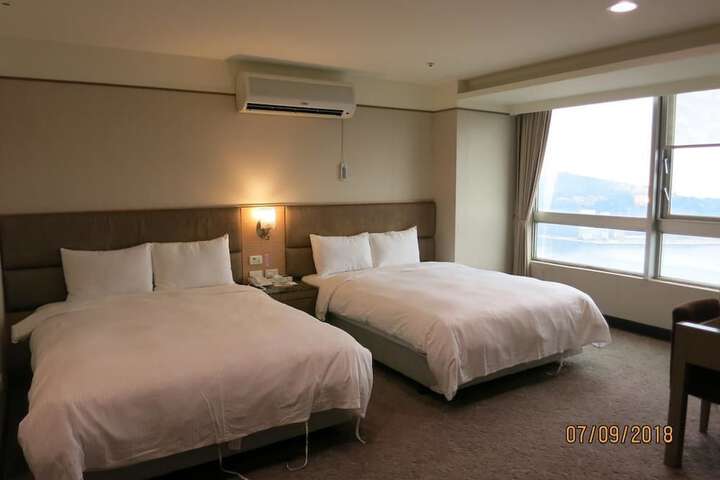 Room 7 of 35