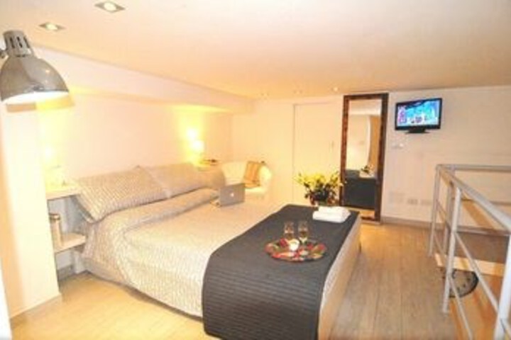 Room 25 of 71