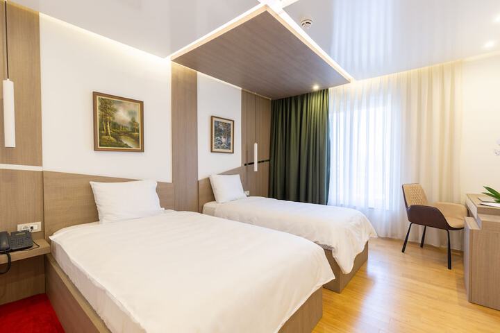 Room 6 of 81