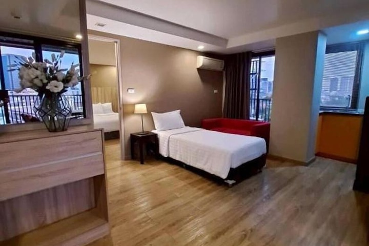 Room 53 of 94