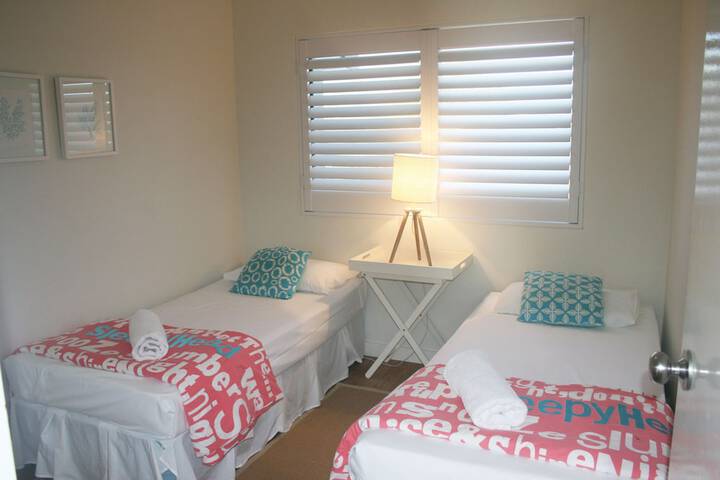 Room 4 of 93