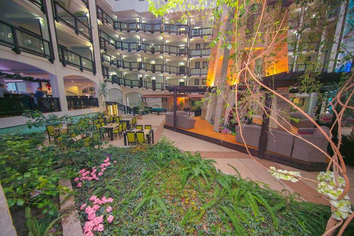 Entrance & Lobby