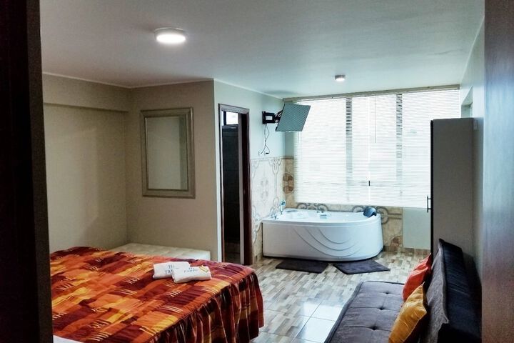 Room 8 of 37