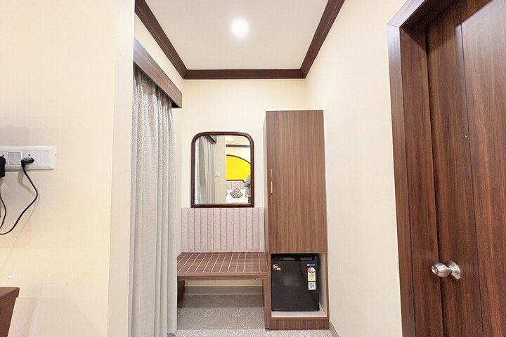 Room 72 of 154