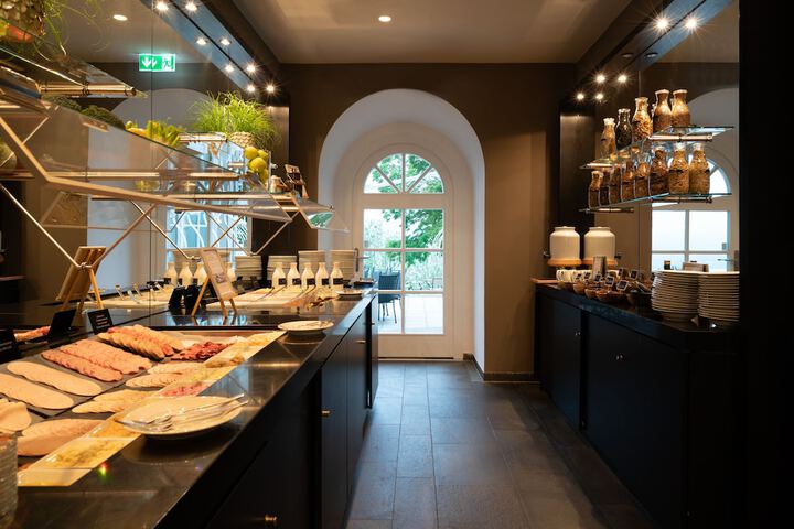 Breakfast/Coffee Service 105 of 140