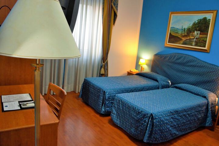 Room 3 of 52