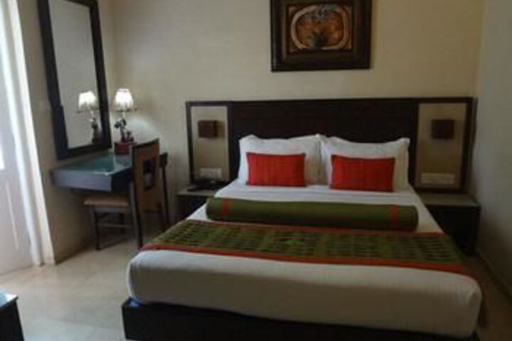 Room 19 of 32
