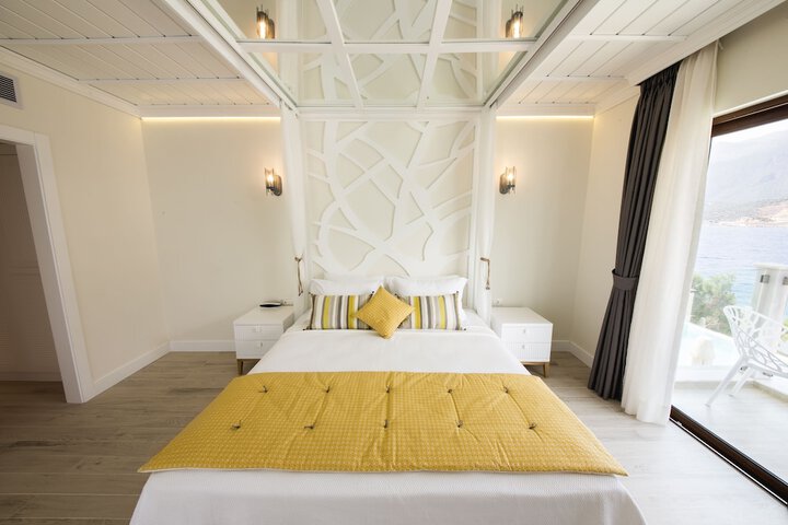Room 4 of 75