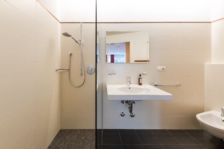 Room 14 of 32