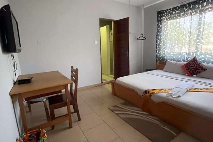 Room 6 of 42