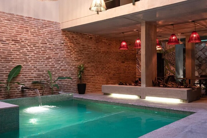 Pool 39 of 72