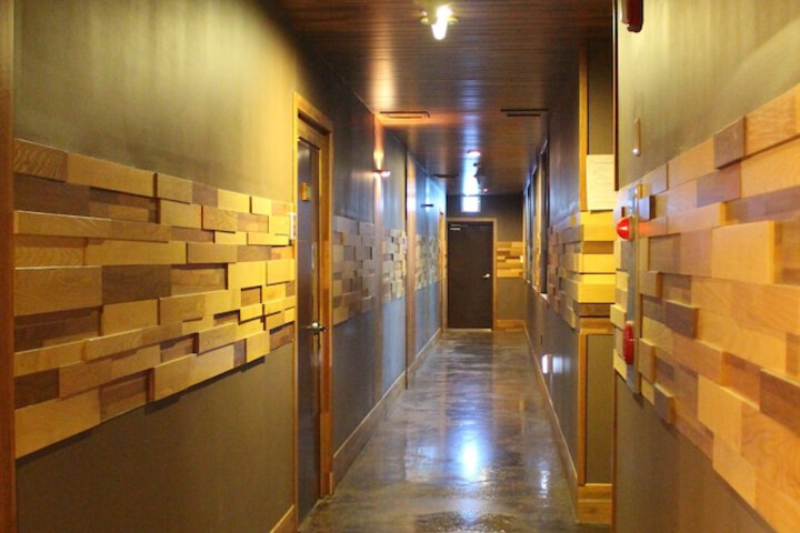 Ballroom/Hall 22 of 39