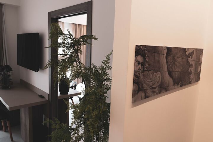 Room 8 of 26