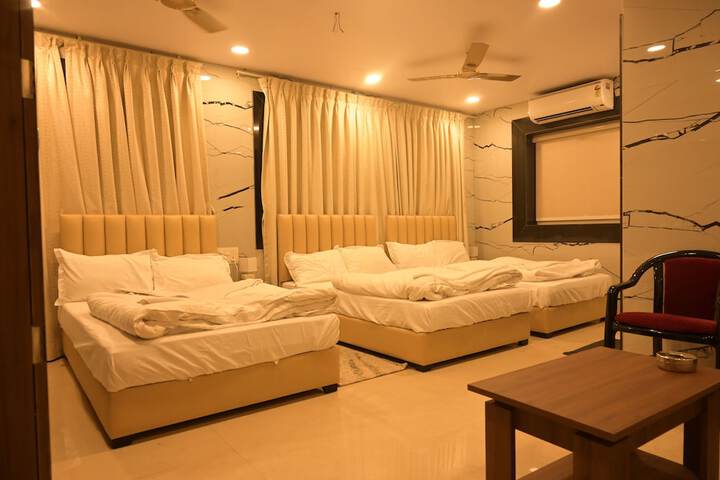 Room 15 of 21