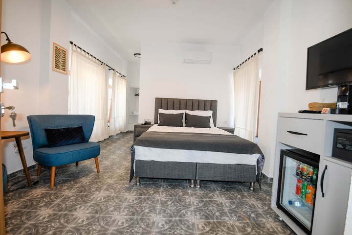 Room 12 of 43