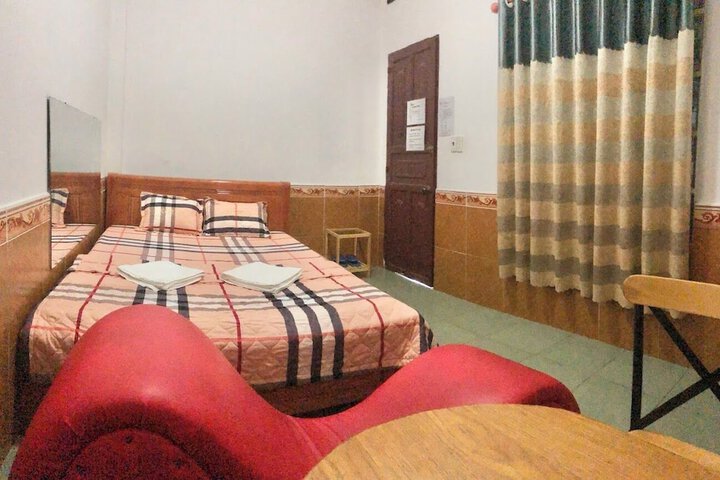 Room 2 of 12