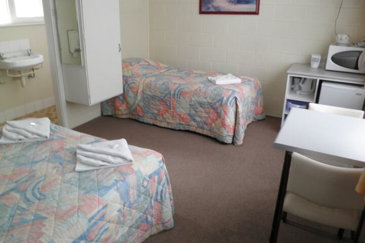 Room 4 of 37