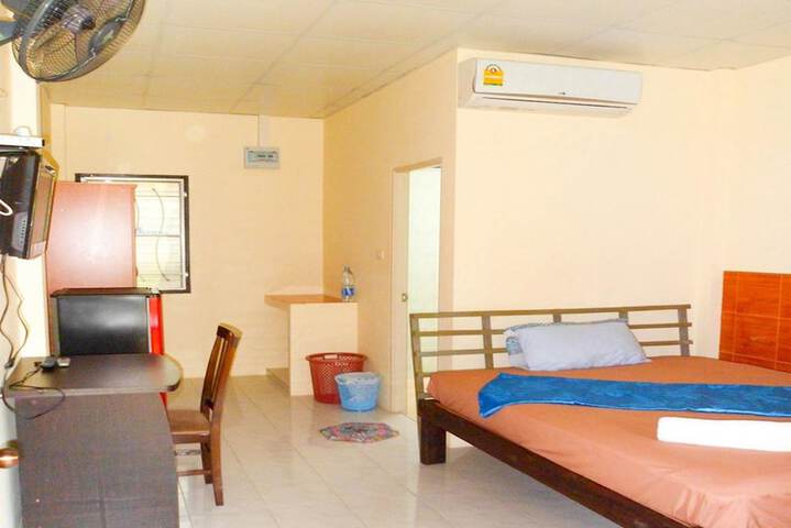 Room 5 of 16