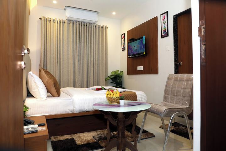 Room 11 of 27