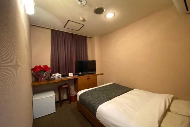 Room 10 of 26
