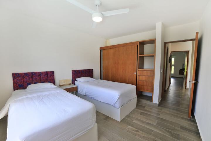 Room 2 of 34