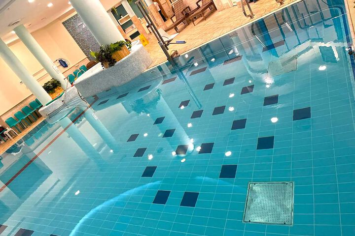 Pool Hotel