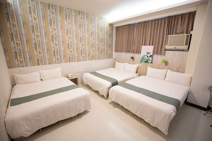Room 30 of 47