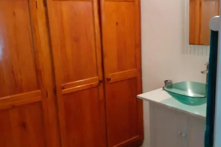 Room 6 of 15